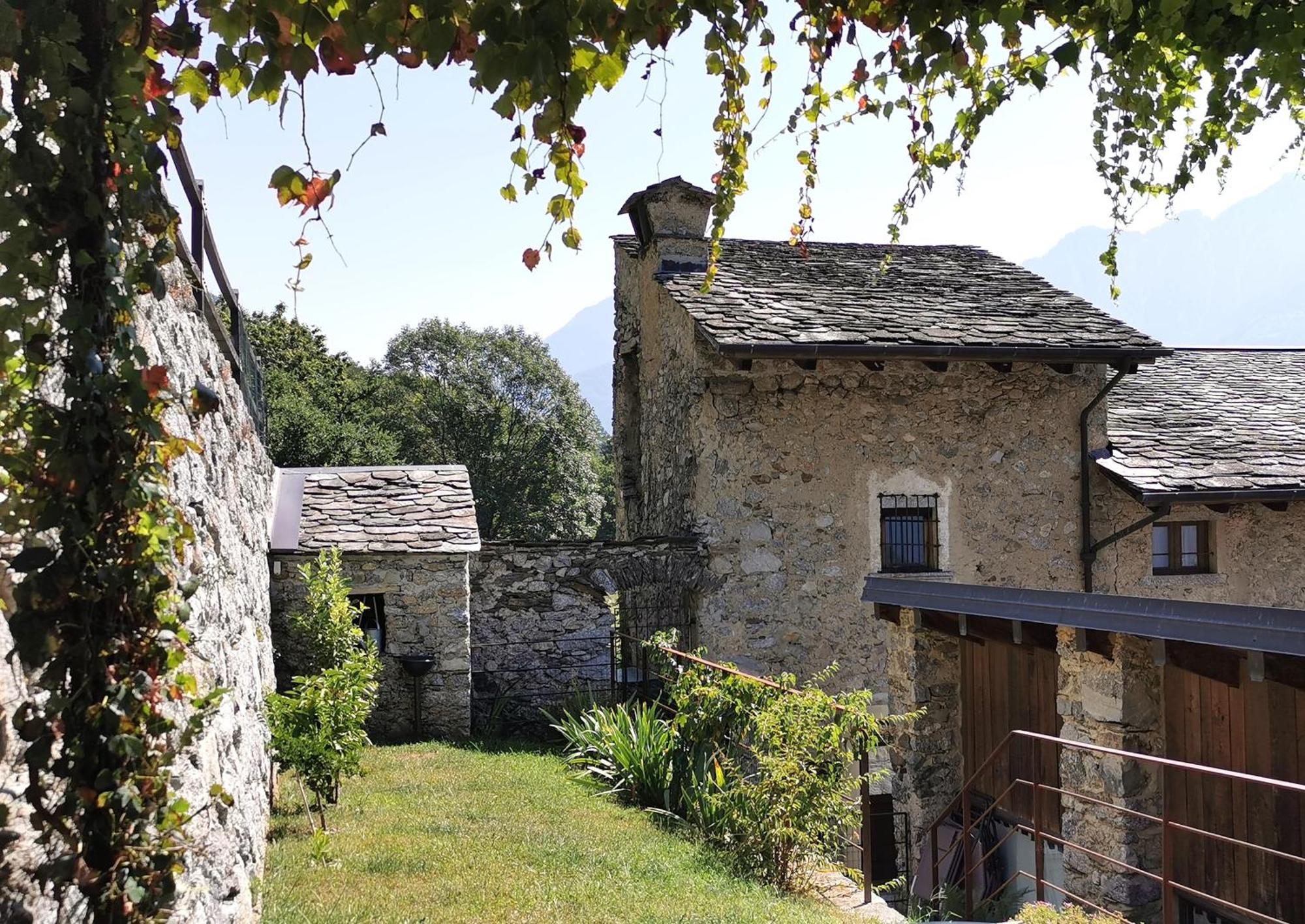 Borgo Selvapiana Villa Morbegno Exterior photo